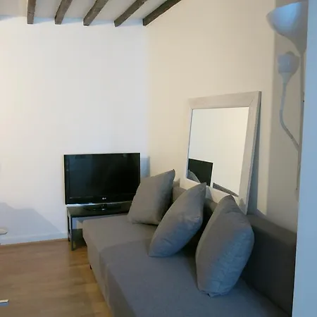 Chez Candyce Apartment *